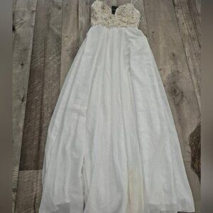 SoieBlu WHITE Formal Dress Maxi Embroidery Beaded Jewel Embellished S NWT